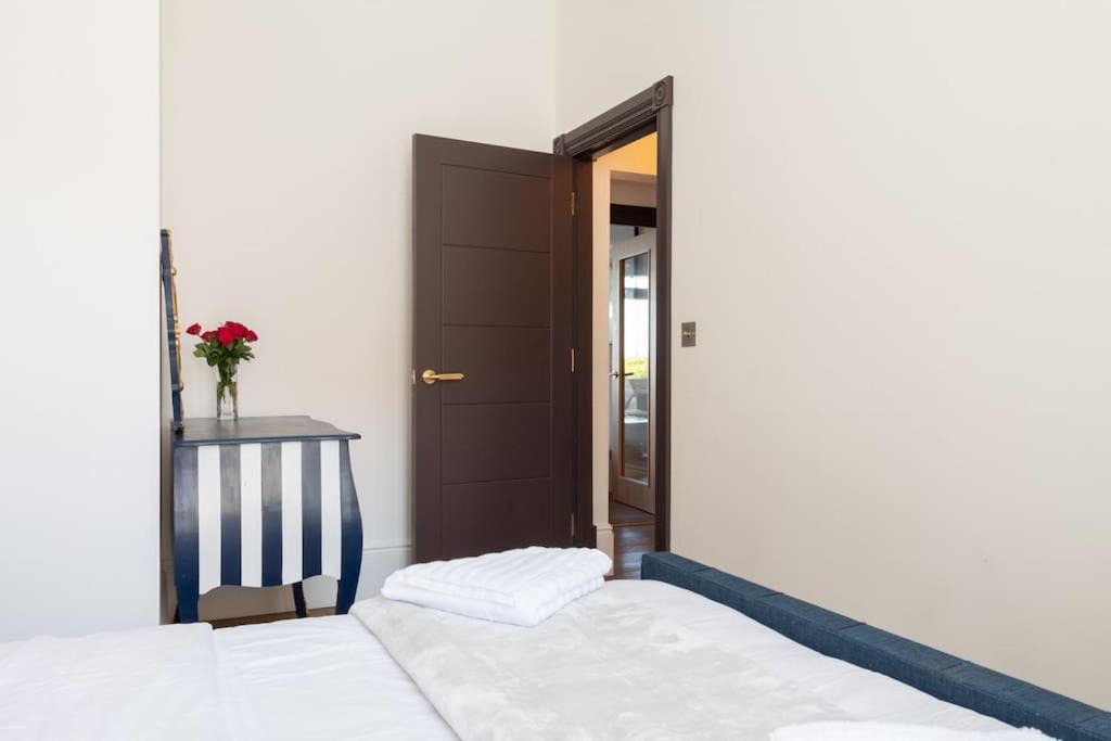 Stylish Beachfront Bolthole With Stunning Sea Views And Luxury Touches Herne Bay Ngoại thất bức ảnh