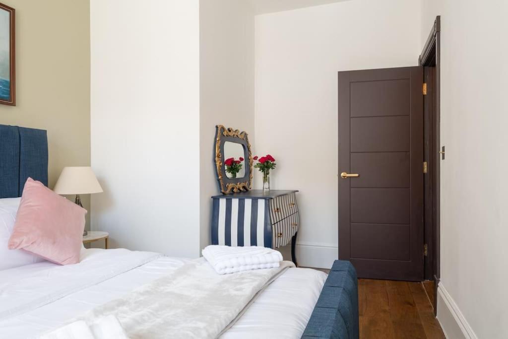 Stylish Beachfront Bolthole With Stunning Sea Views And Luxury Touches Herne Bay Ngoại thất bức ảnh